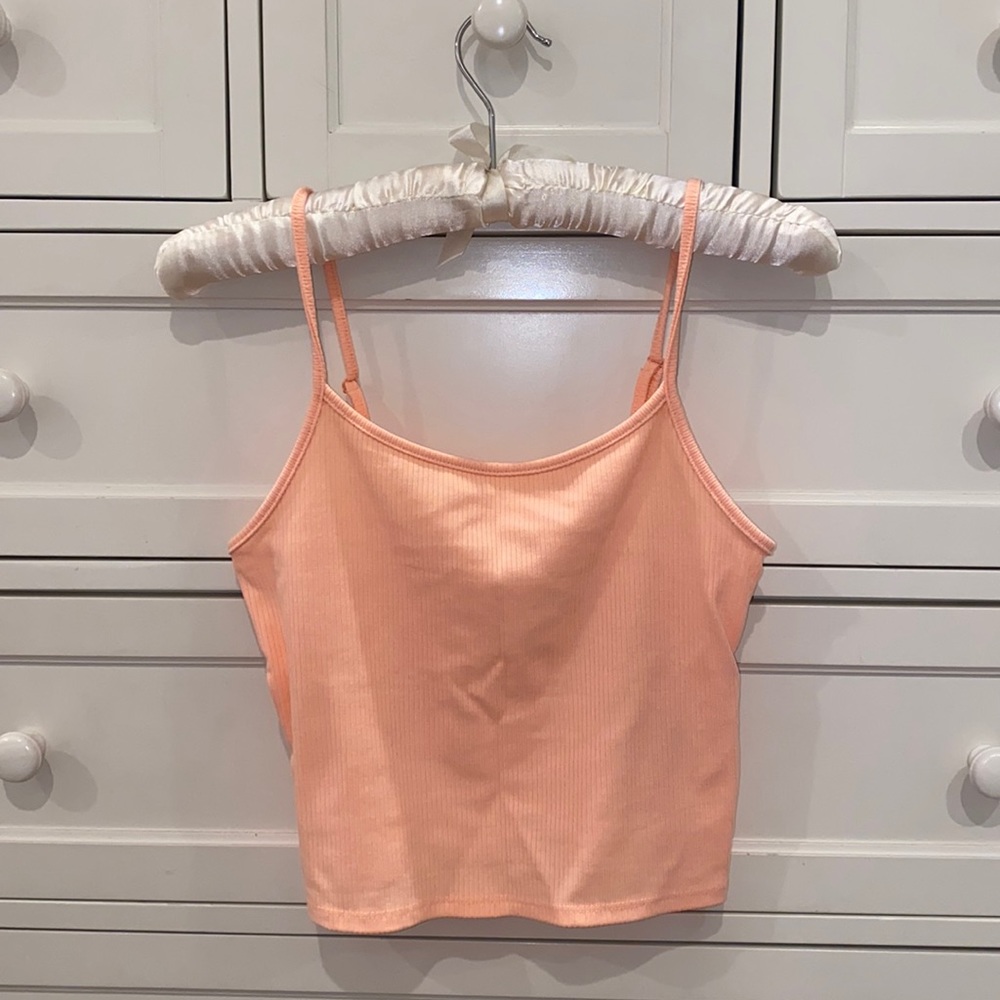 Rubbed coral crop tank top!
